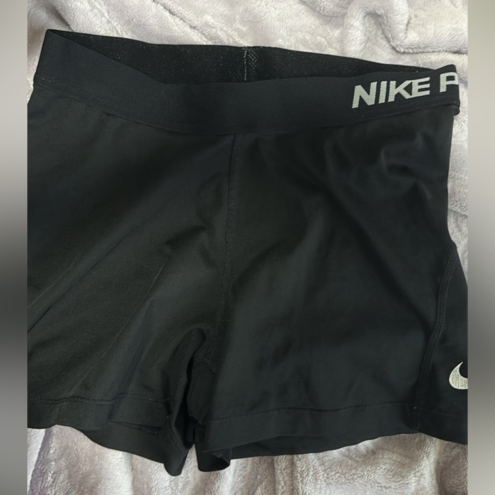 Black Nike Pro